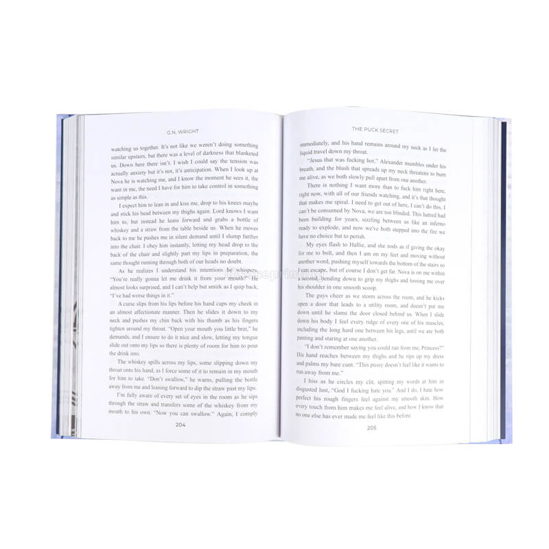 Black and White Printing Foil Stamping Hardbound Fiction Books